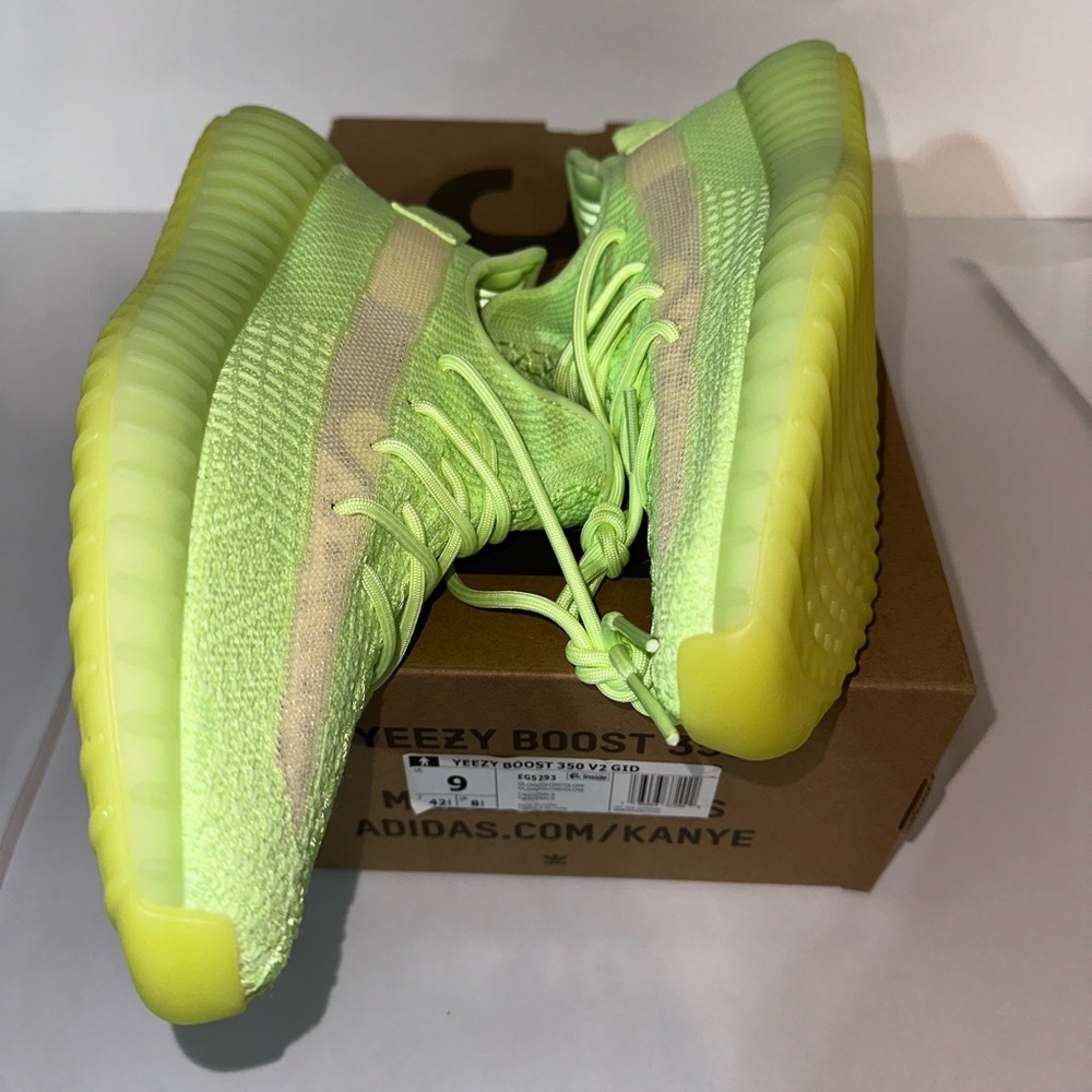 Adidas Yeezy Boost 350 V2 Glow in Dark Neon Green NEW